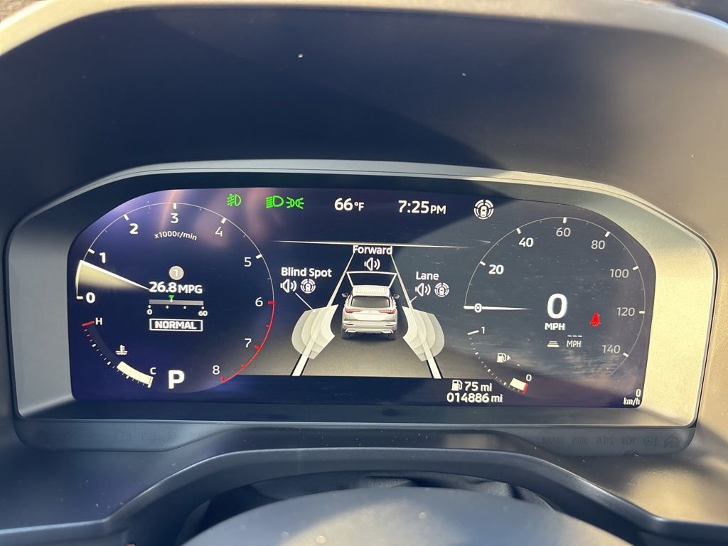 Used 2025  Mitsubishi SEL image 33