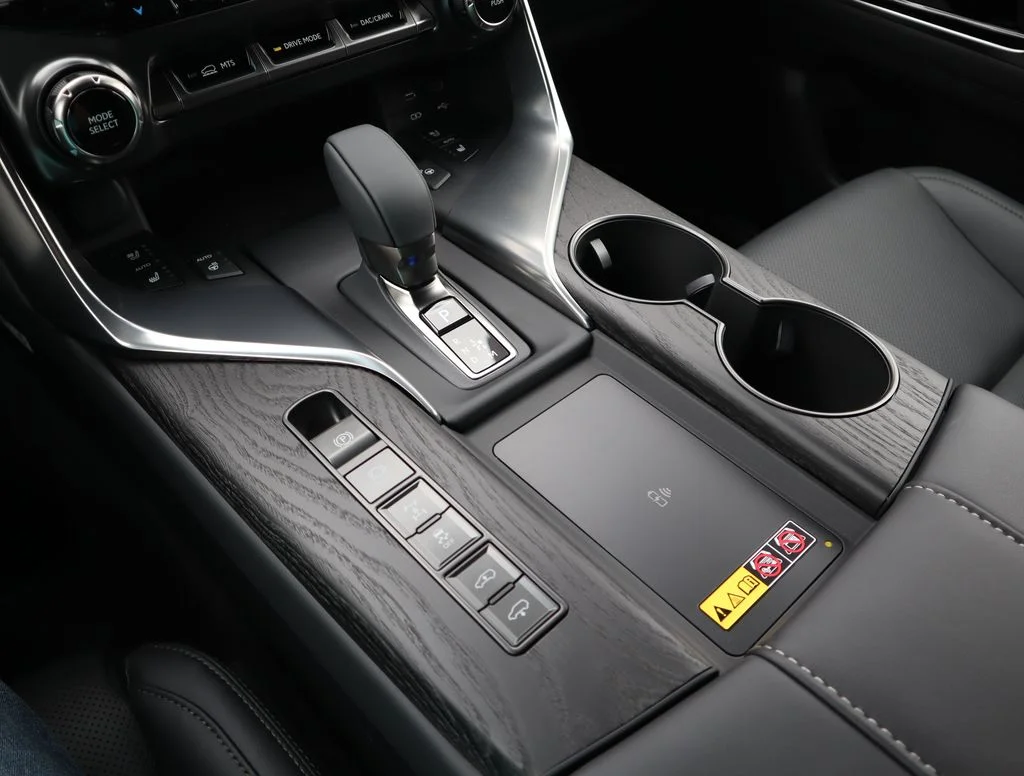 Used 2026  Lexus 700h Overtrail image 35