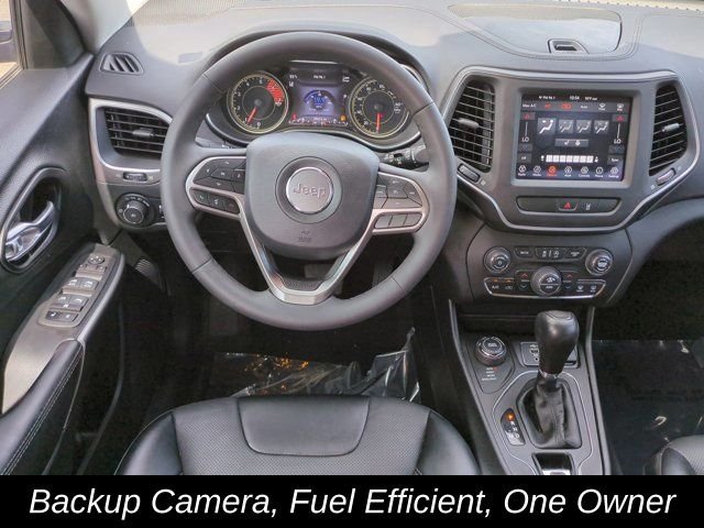Used 2022 Gray Jeep Latitude Lux image 16