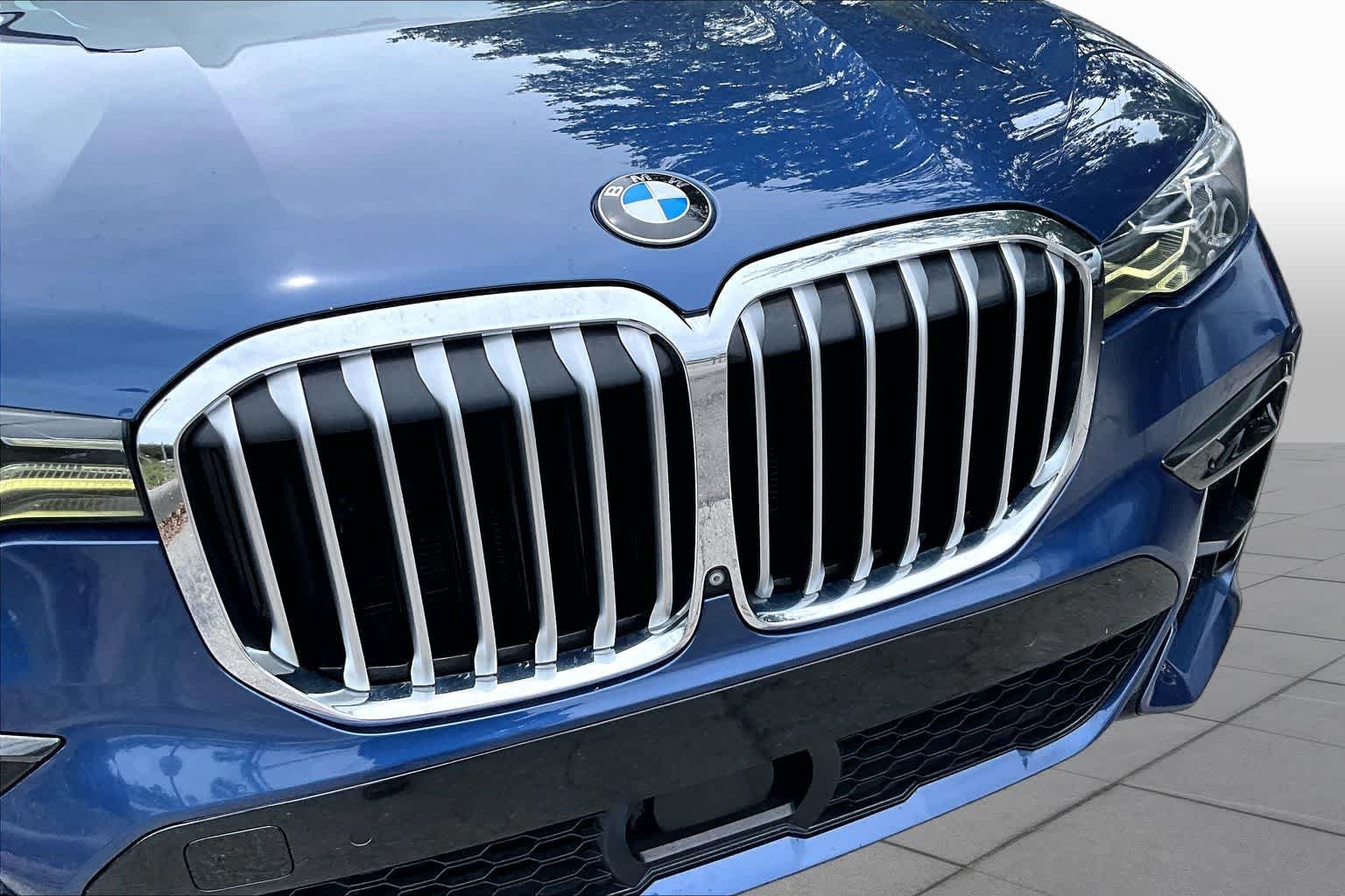 Used 2019 Phytonic Blue Metallic BMW xDrive50i image 29