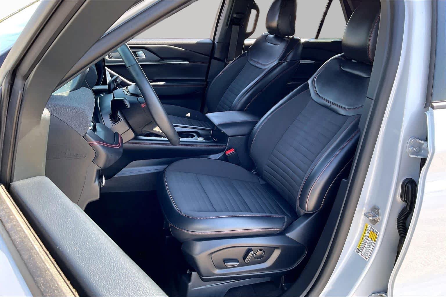 Used 2026 Space Gray Ford ST-Line image 8