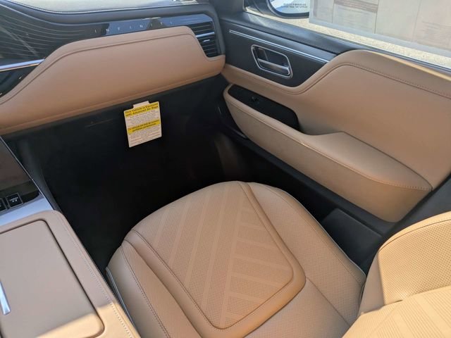New 2026 RADIANT WHITE INFINITI Luxe 2WD image 18