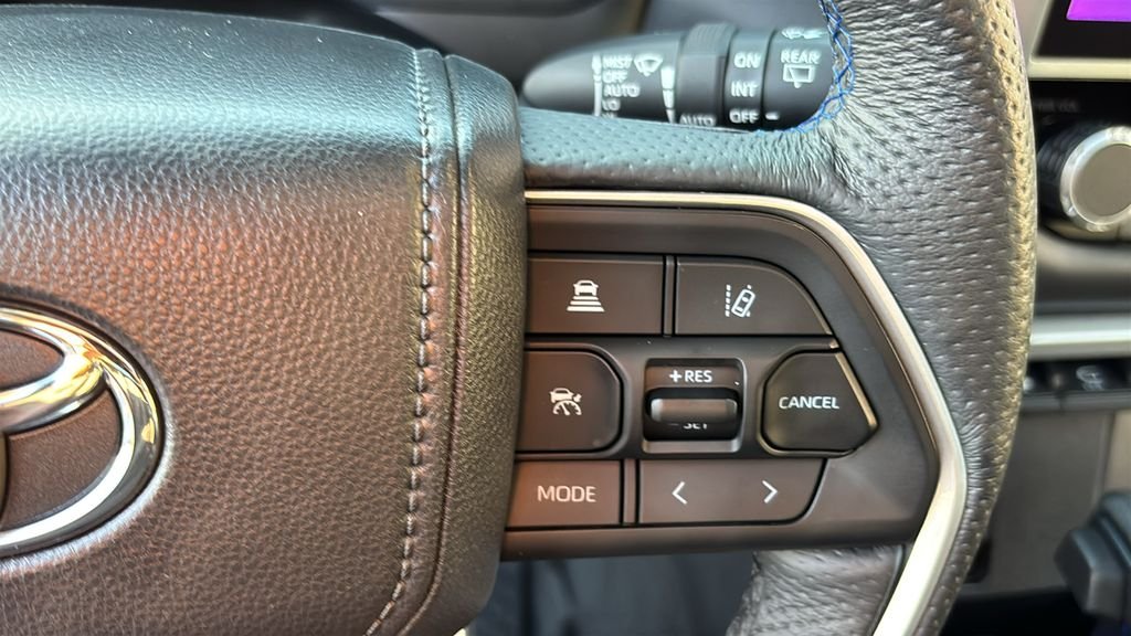 2025 Toyota Sequoia Platinum - Photo 19