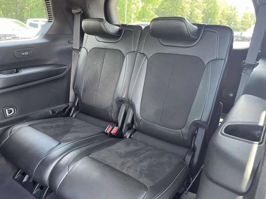 Used 2023 Black Jeep Altitude image 19