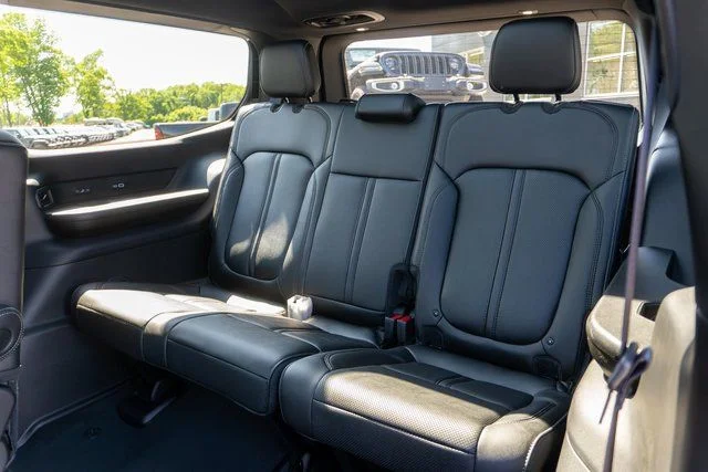 New 2026 High Gloss Black Jeep Limited Altitude image 11