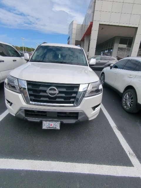 Used 2023 White Nissan SV image 3