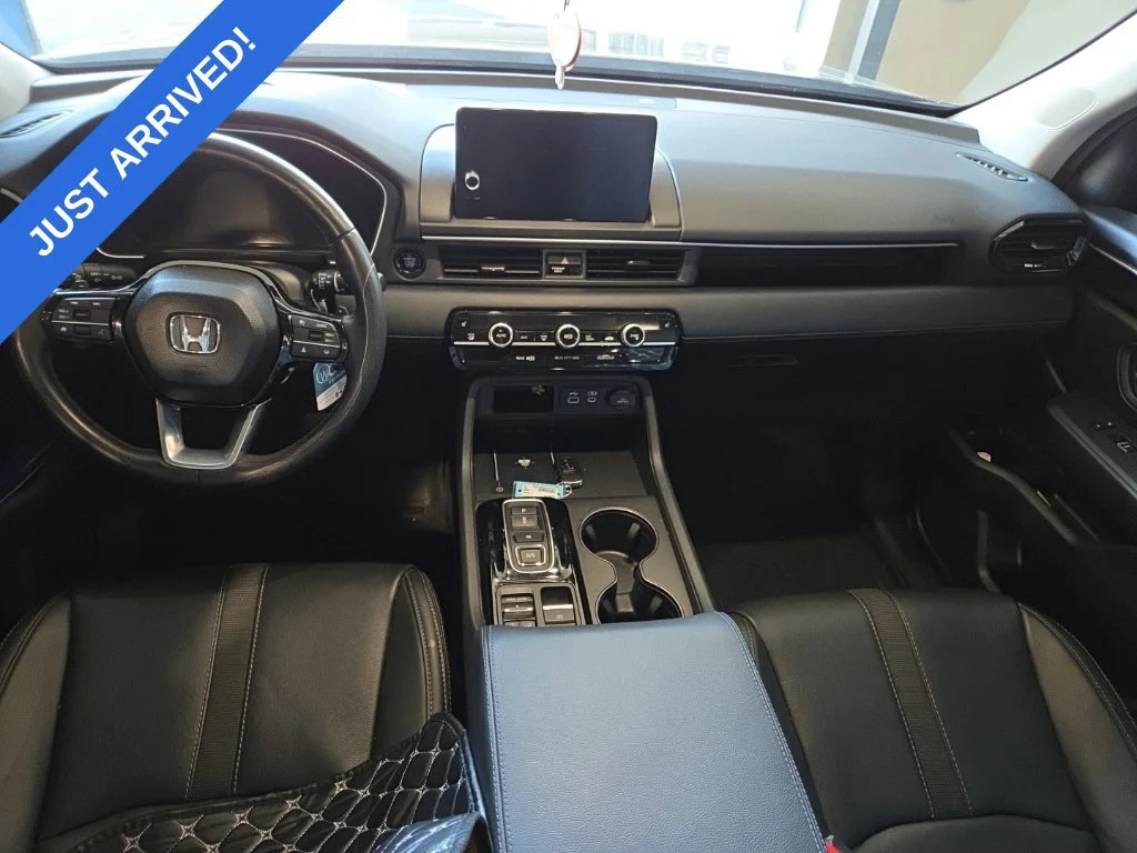 Certified Used 2024 Crystal Black Pearl Honda EX-L image 5