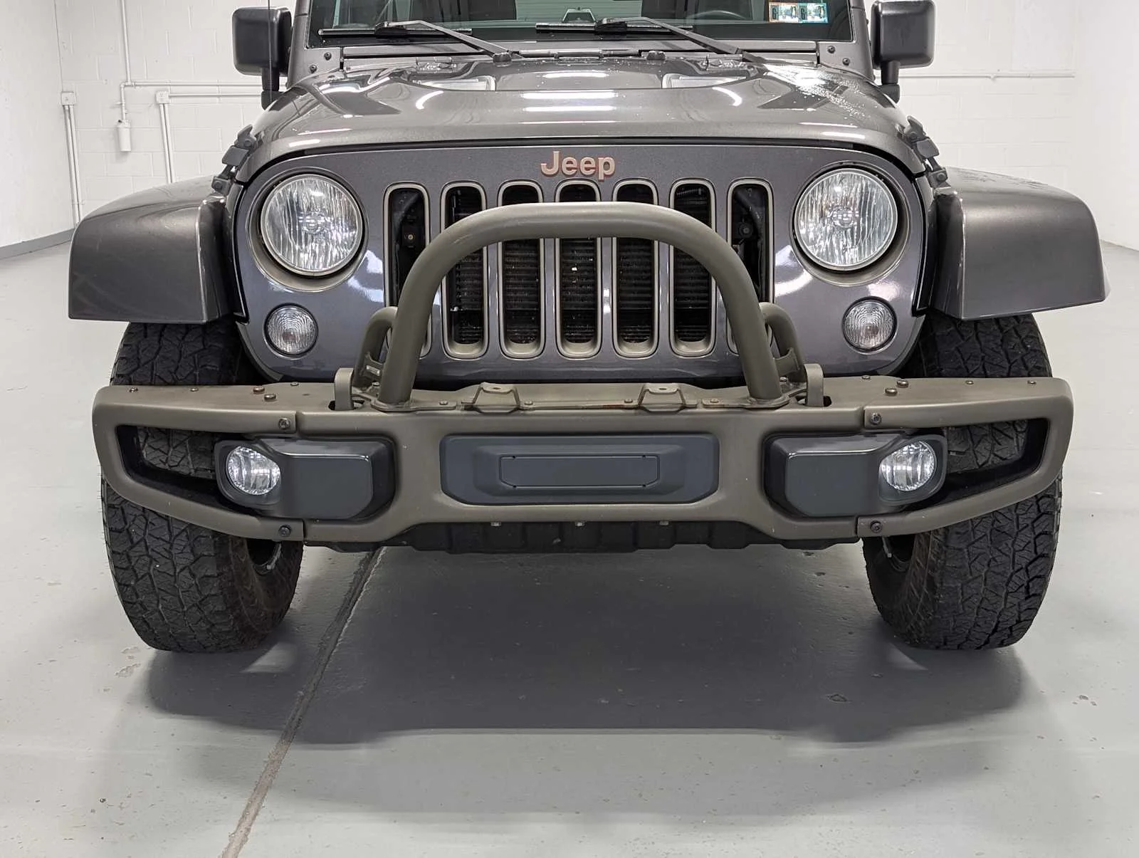 Used 2016 Granite Crystal Metallic Clearcoat Jeep 75th Anniversary image 2