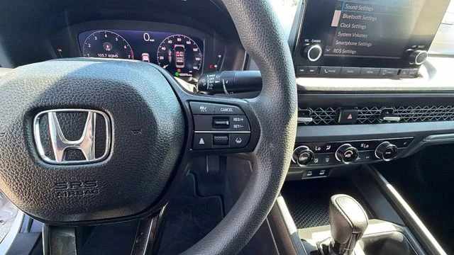 Used 2025 White Honda SE image 28