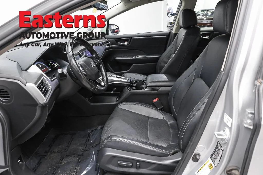 Used 2018 Silver Honda Touring image 14