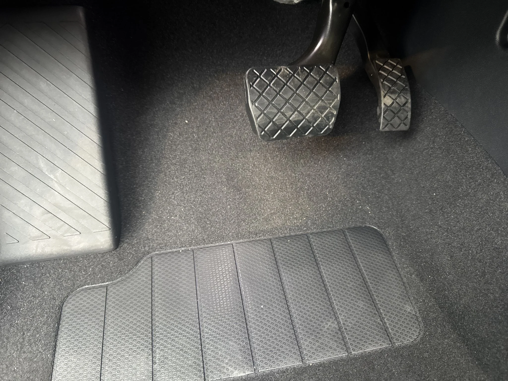 New 2026 Deep Black Pearl Volkswagen 2.0T SEL image 14