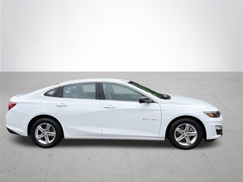 Used 2020 Summit White Chevrolet LS image 2