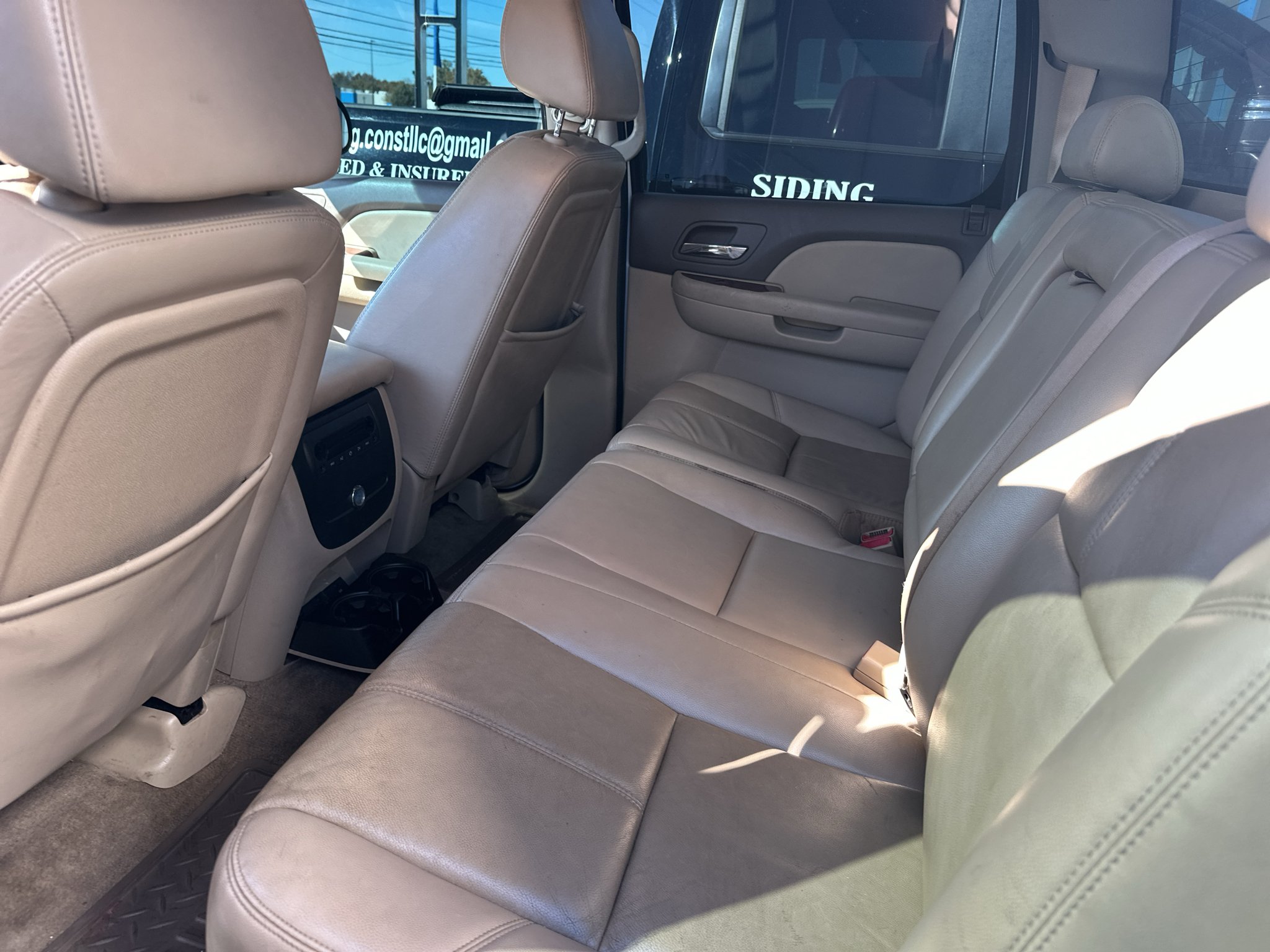 Used 2009 SUMMIT WHITE Chevrolet LTZ image 6
