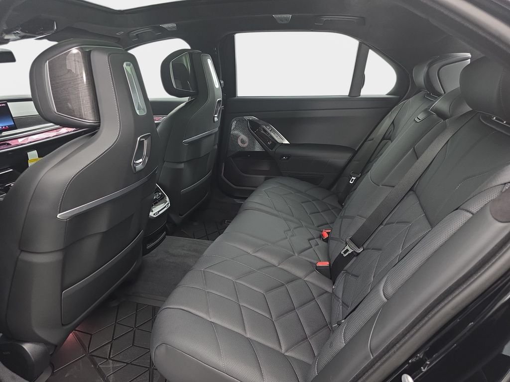 New 2026 Black Sapphire Metallic BMW 760i xDrive image 14