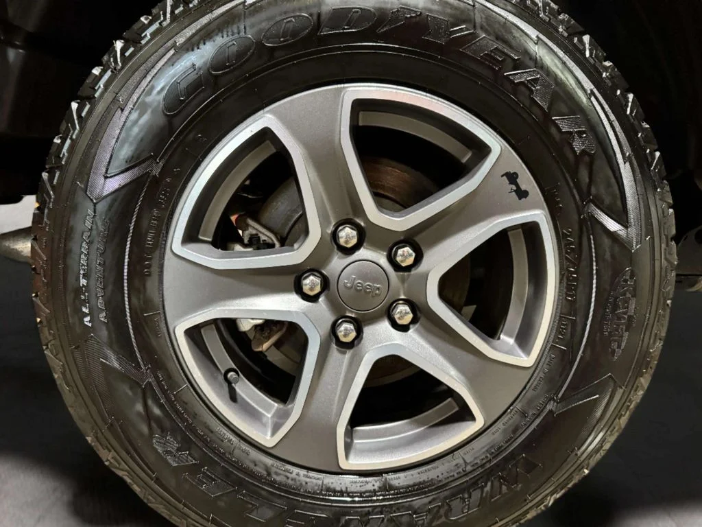 Used 2021 Sting-Gray Clearcoat Jeep Unlimited Sport S image 28