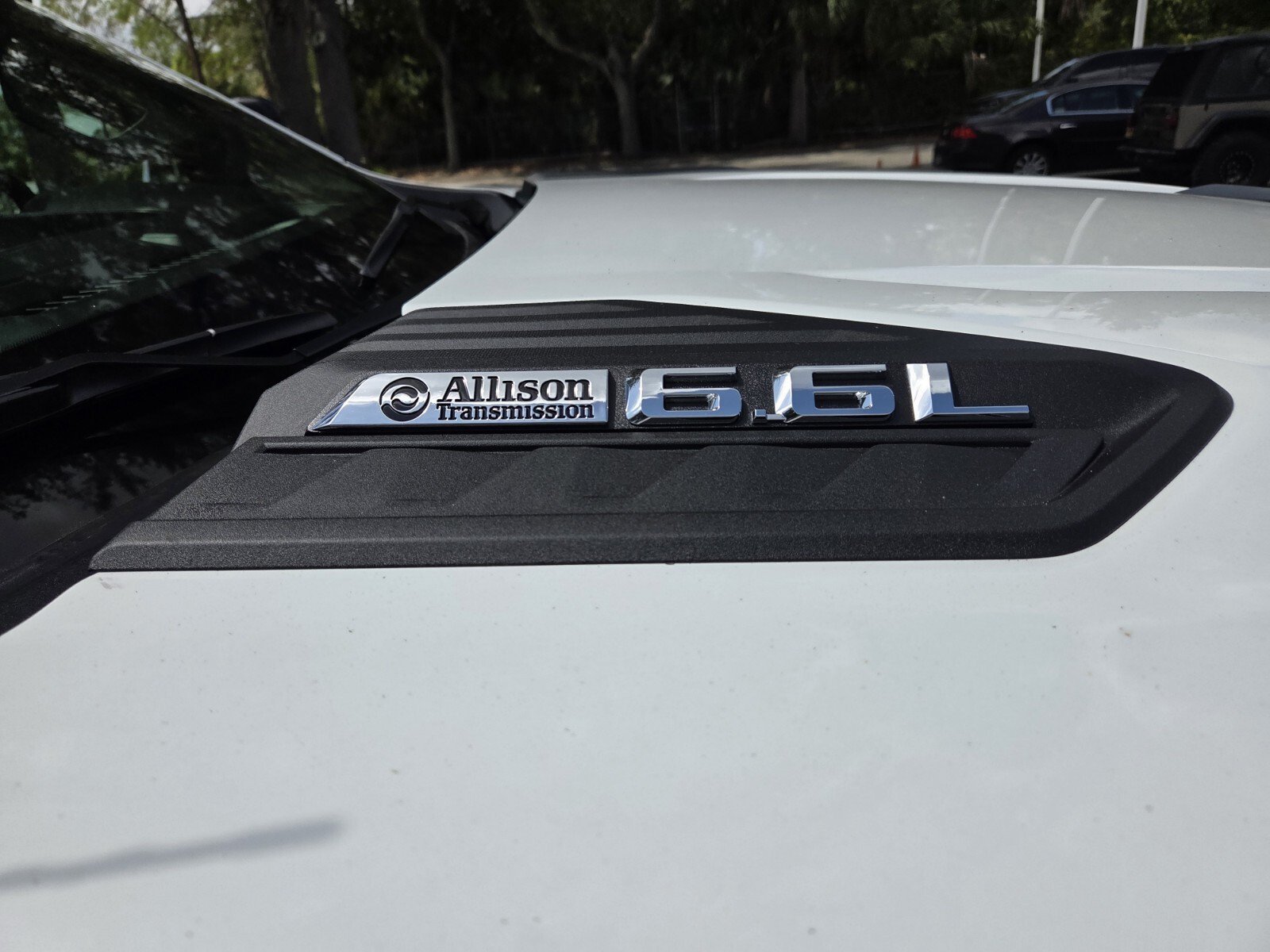New 2026 Summit White Chevrolet WT image 10
