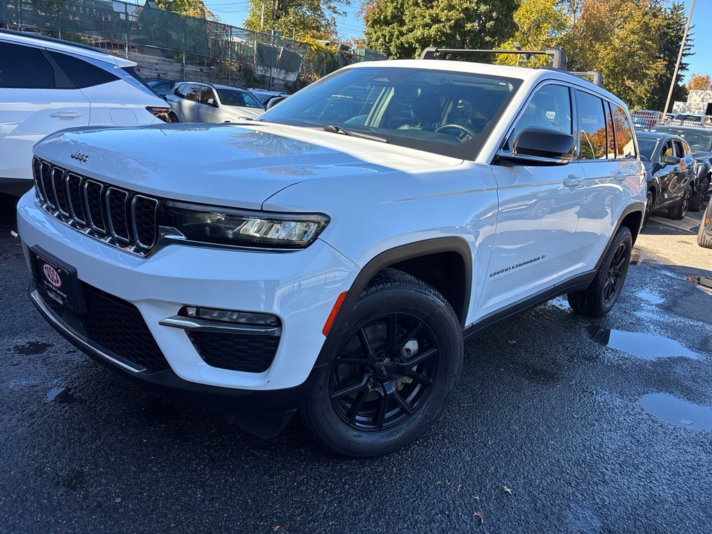 Used 2022 White Jeep Limited image 1