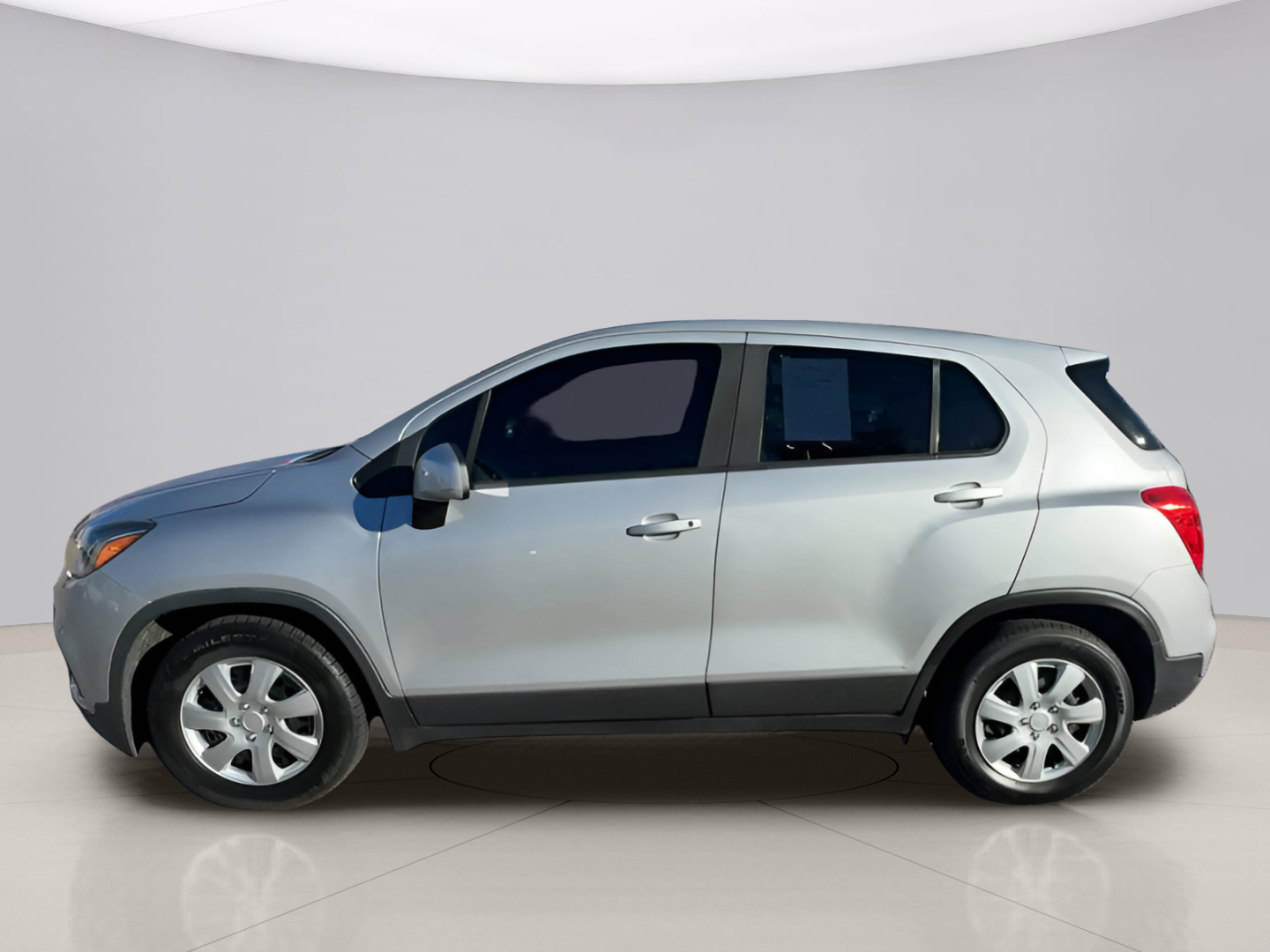 2019 Chevrolet Trax LS photo 3