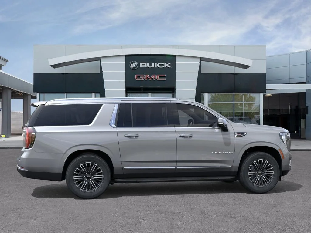 New 2026 Sterling Metallic GMC Elevation image 5