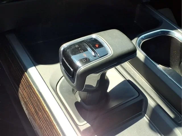 Used 2024 Sterling Metallic GMC Elevation image 10