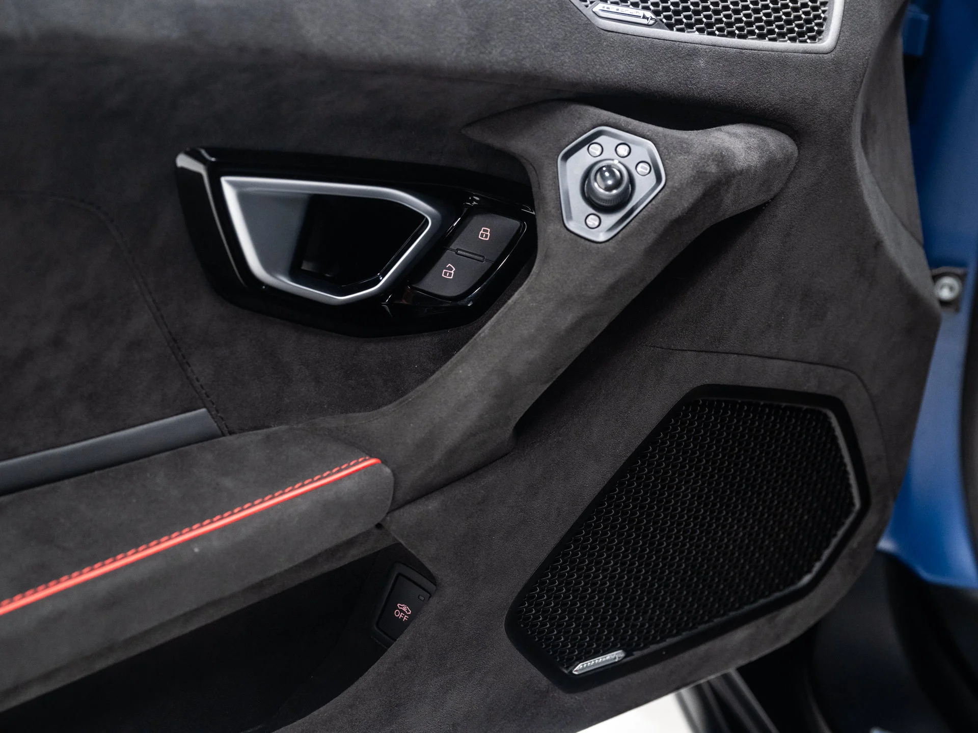 Used 2023 Blu Grifo Matte Lamborghini  image 35