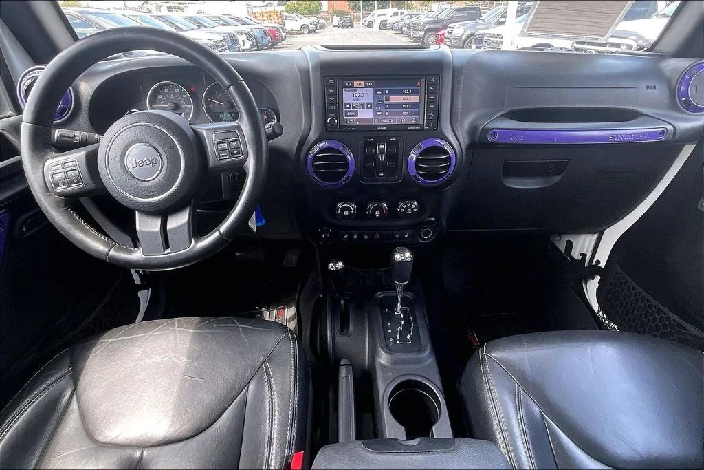 Used 2015 White Jeep Unlimited Sahara image 14