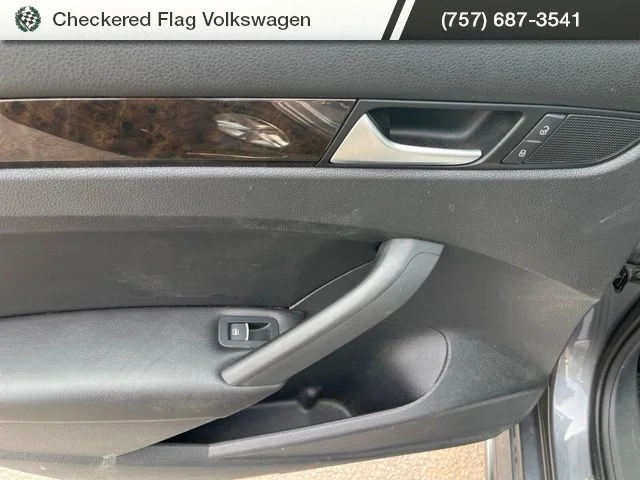 Used 2015 Platinum Gray Metallic Volkswagen TDI SEL Premium image 26