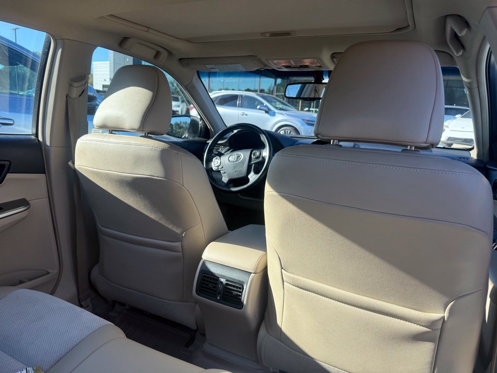 Used 2013 Super White Toyota XLE image 17