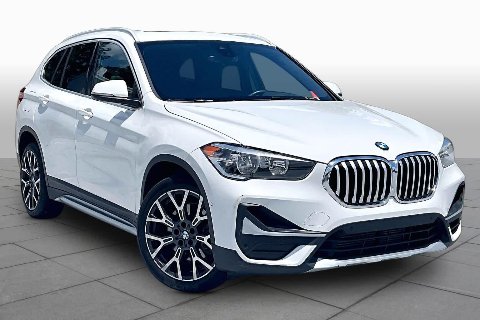 Used 2021 Alpine White BMW sDrive28i image 3