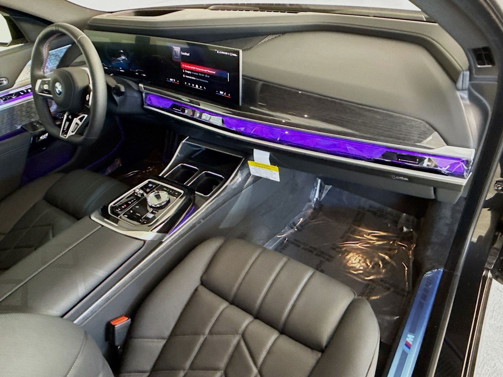 2026 BMW i7 M70 - Photo 31