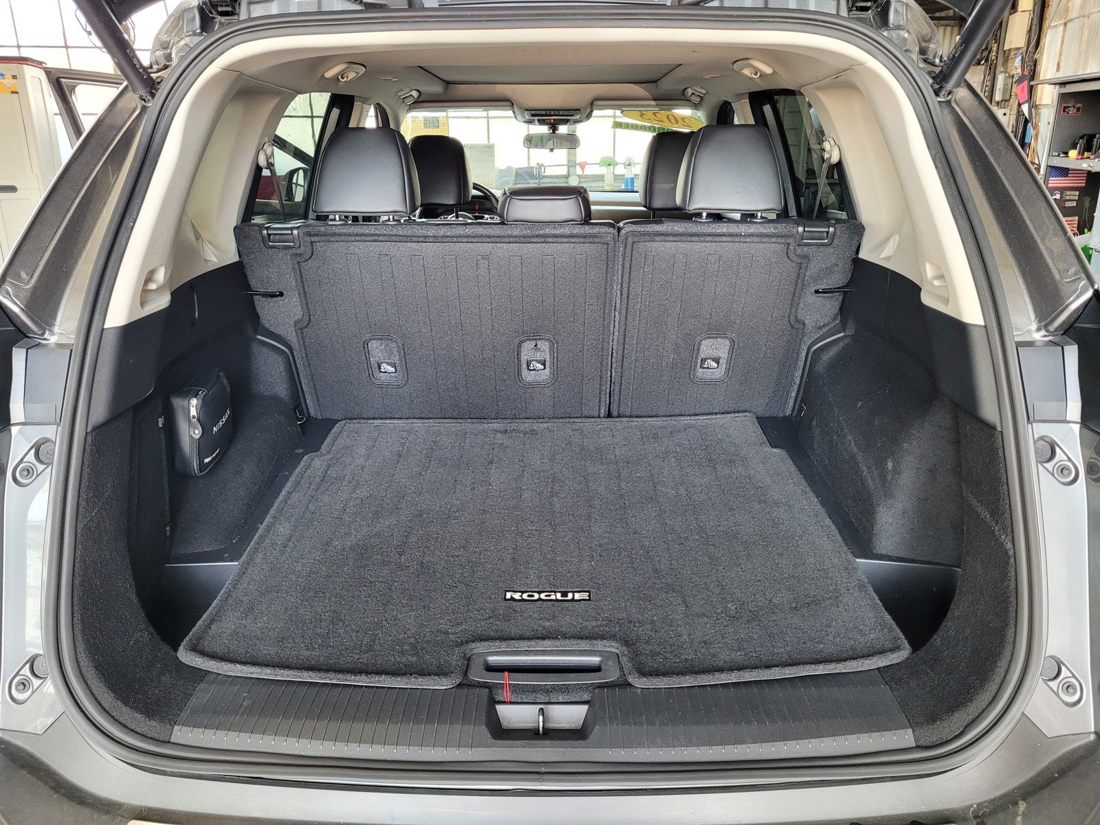 2023 Nissan Rogue SV - Photo 19