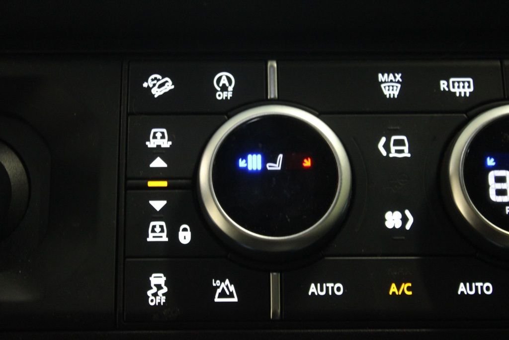 Used 2022  Land Rover XS Edition image 29