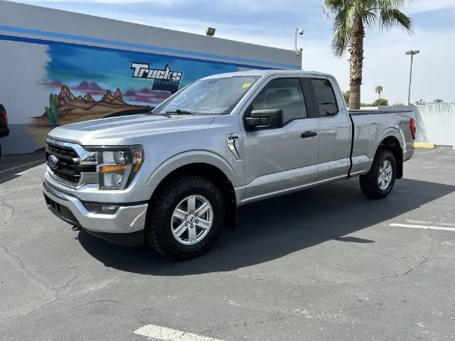 Used 2023 Silver Ford  image 4