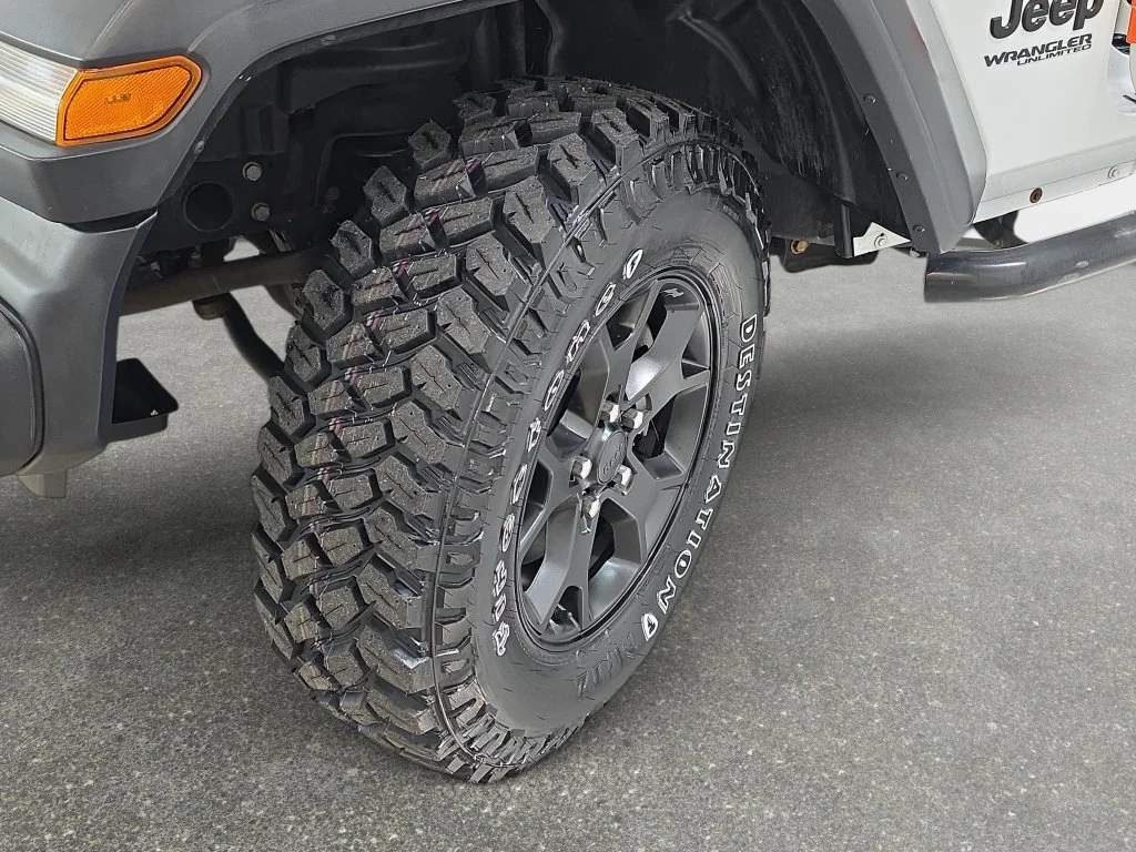 Used 2020 Bright White Clearcoat Jeep Unlimited Sport image 31