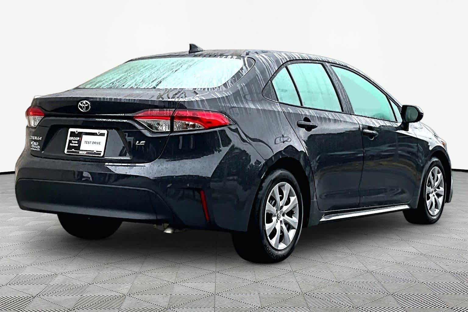 Used 2025 Underground Toyota LE image 13