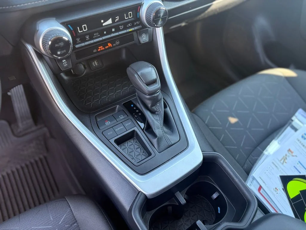 Used 2023  Toyota XLE image 30