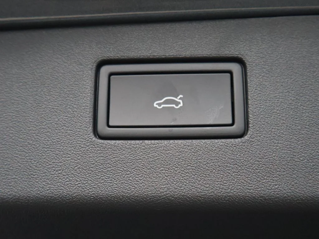 New 2026 Gray Volkswagen 2.0T SE image 16