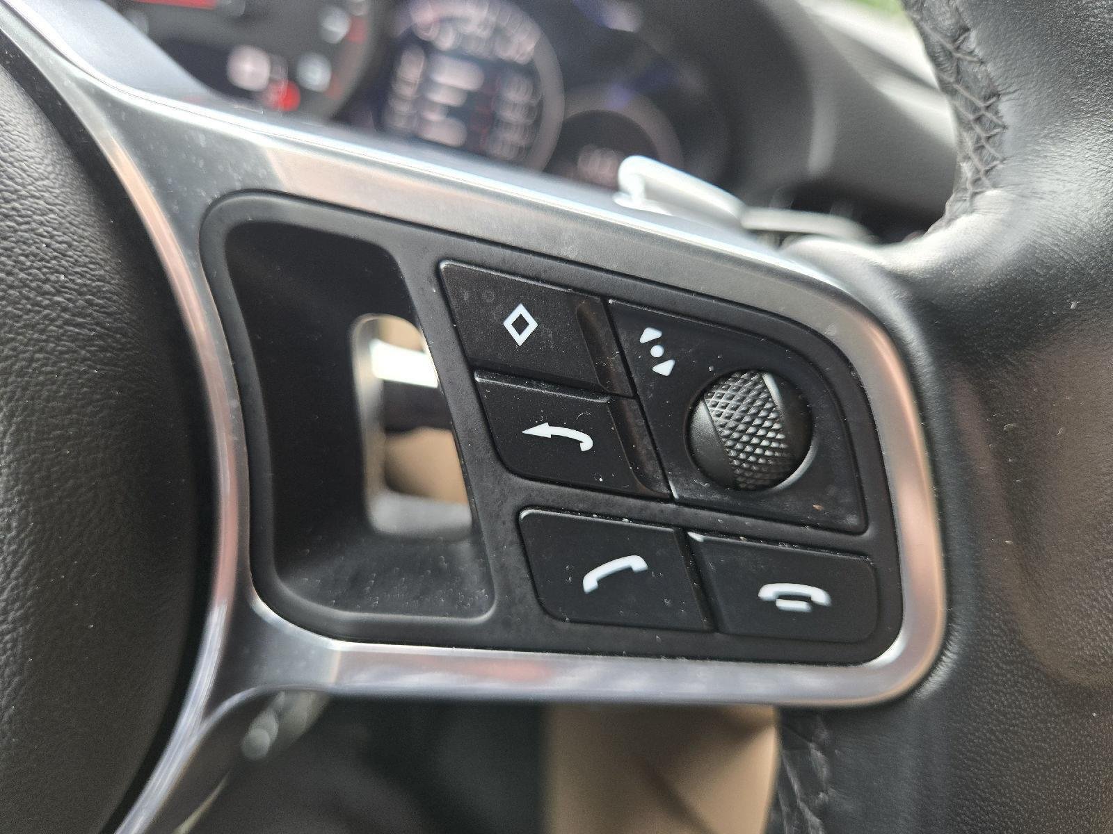 Used 2020  Porsche Base image 25