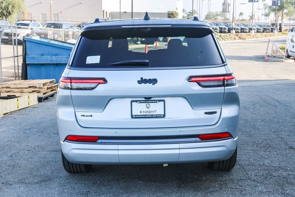 New 2026 Silver Jeep Summit image 8
