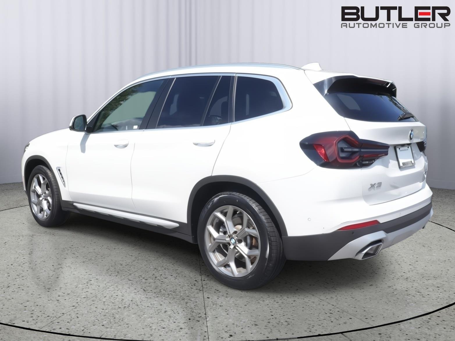 Used 2023 Mineral White Metallic BMW sDrive30i image 4