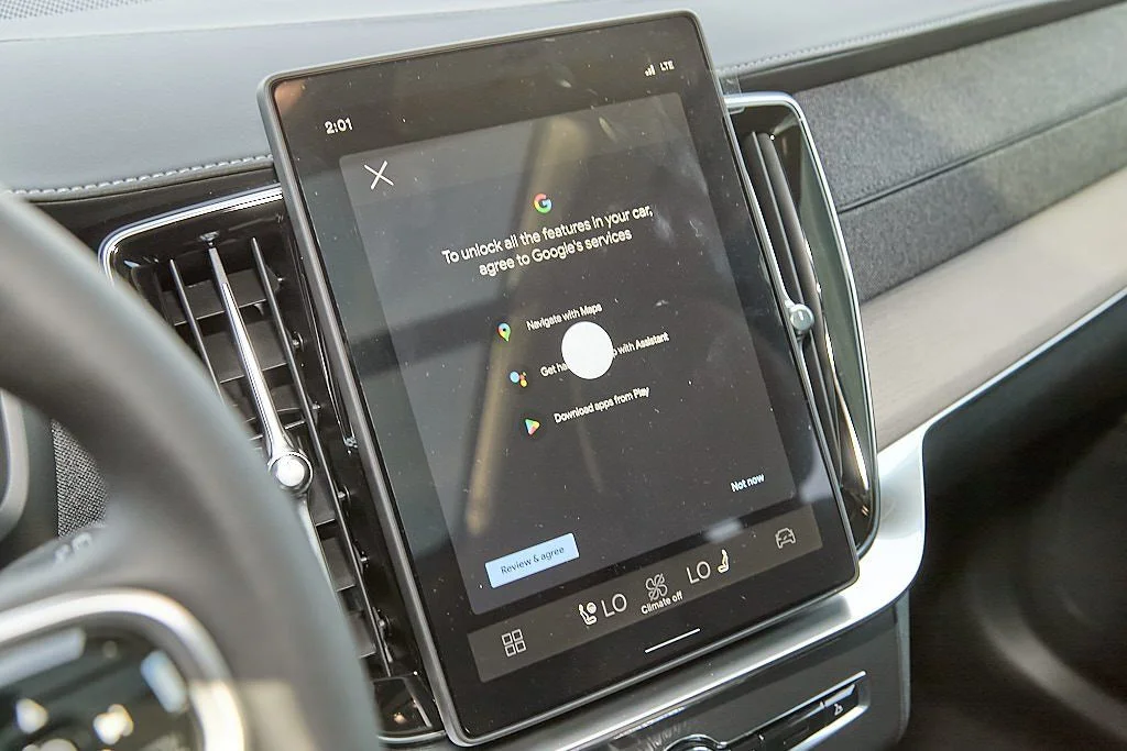 New 2026 Onyx Black Volvo Plus image 14