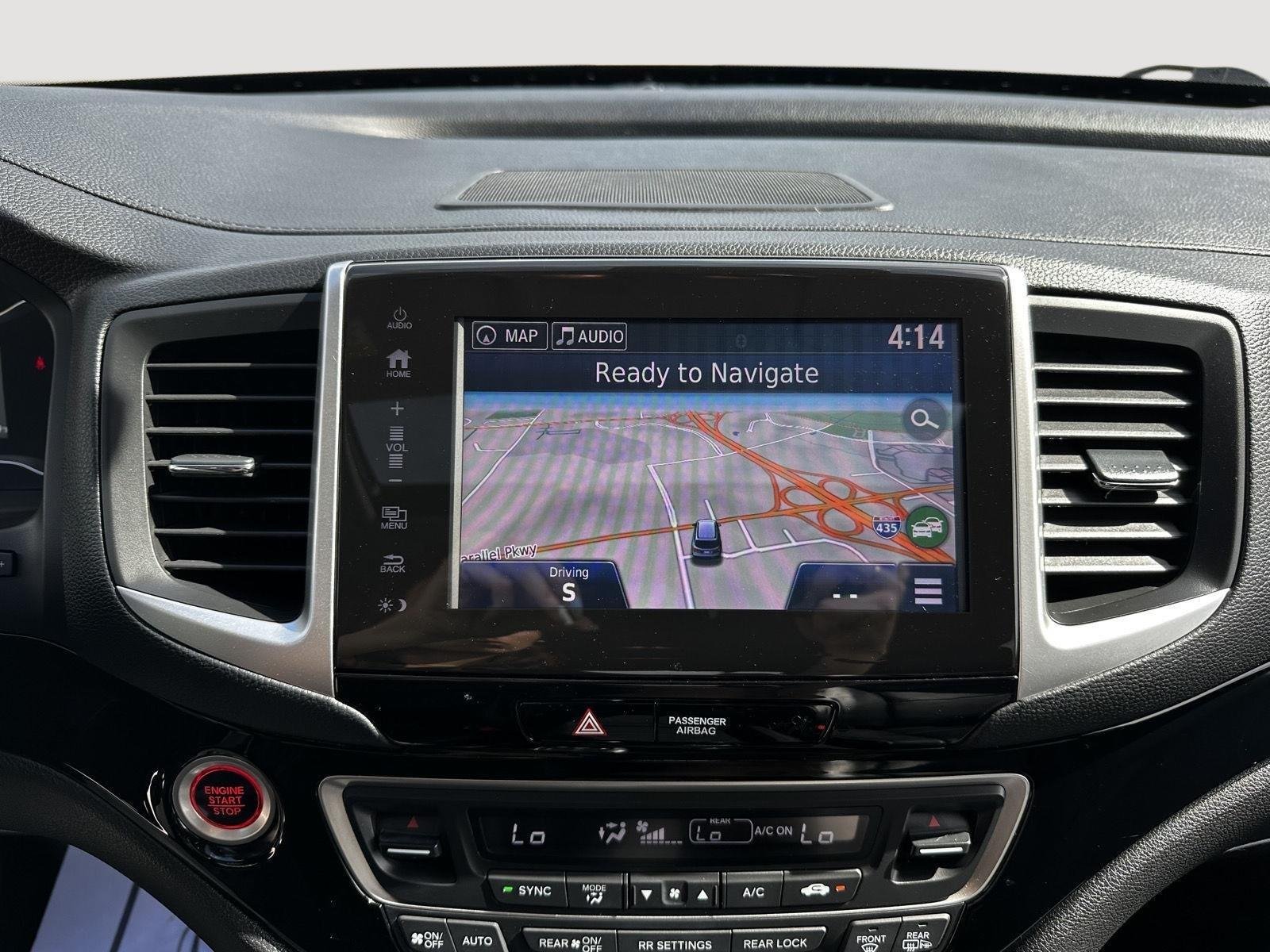 Used 2017 Crystal Black Pearl Honda Touring image 22
