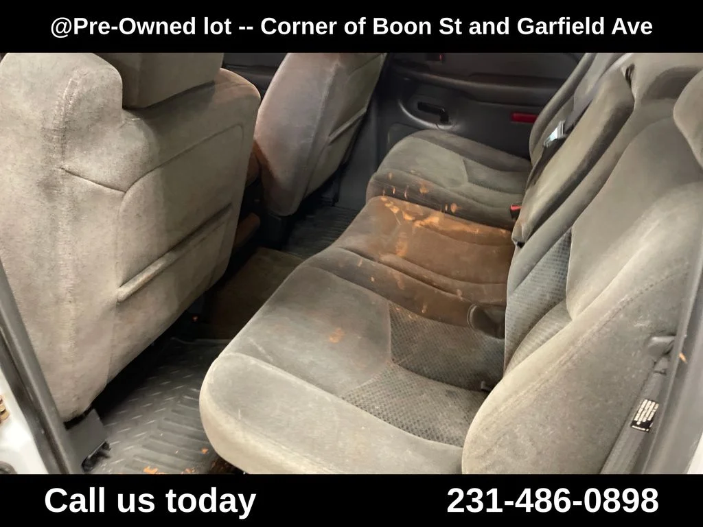 Used 2006 White Chevrolet LT image 26