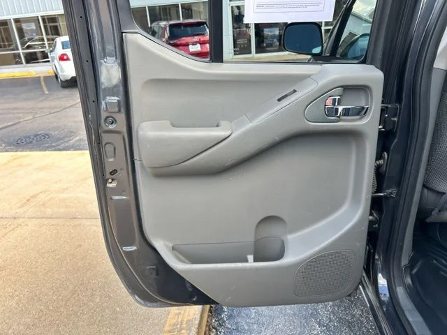 2015 Nissan Frontier SV - Photo 18