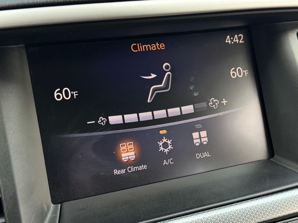 Used 2018 Red Nissan SL image 33