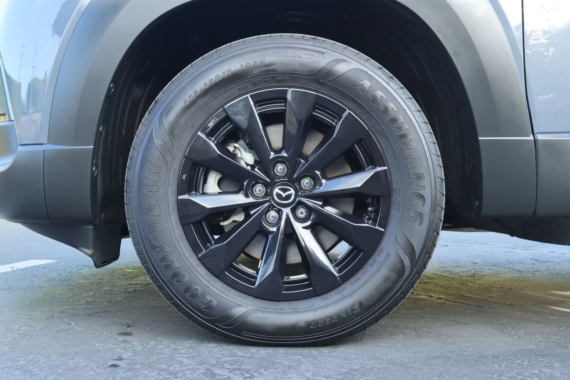 Used 2025 Gray Mazda Premium image 5