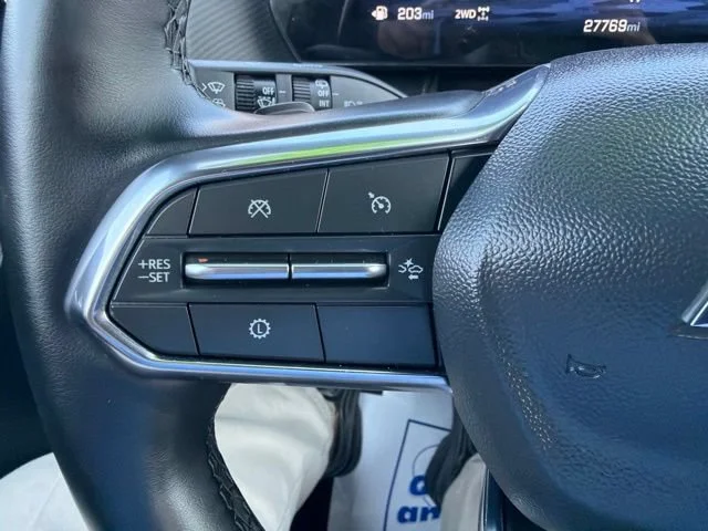 Used 2026 Summit White Chevrolet LT image 32