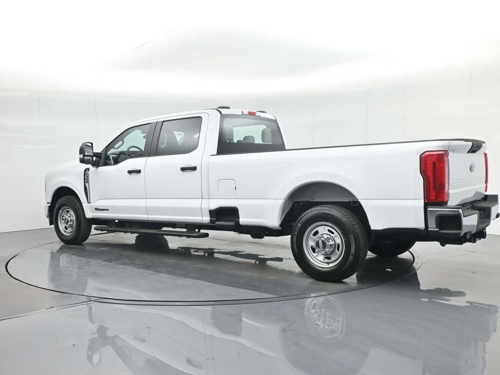 2026 Ford F-350 Super Duty XL - Photo 6