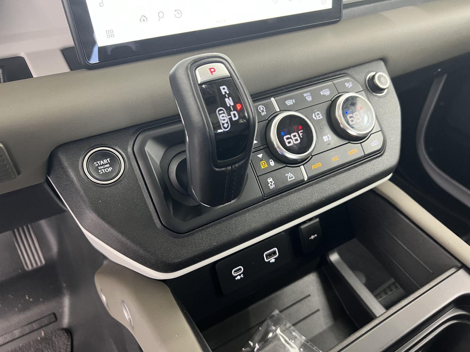 2024 Land Rover Defender S - Photo 21