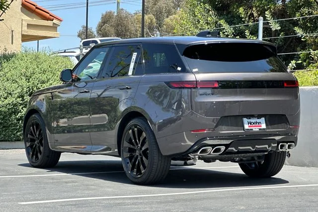 New 2026 Charente Grey Land Rover Dynamic SE image 3